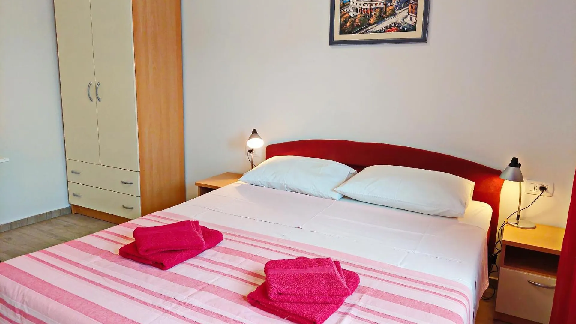 Two Sisters Apartments Trogir