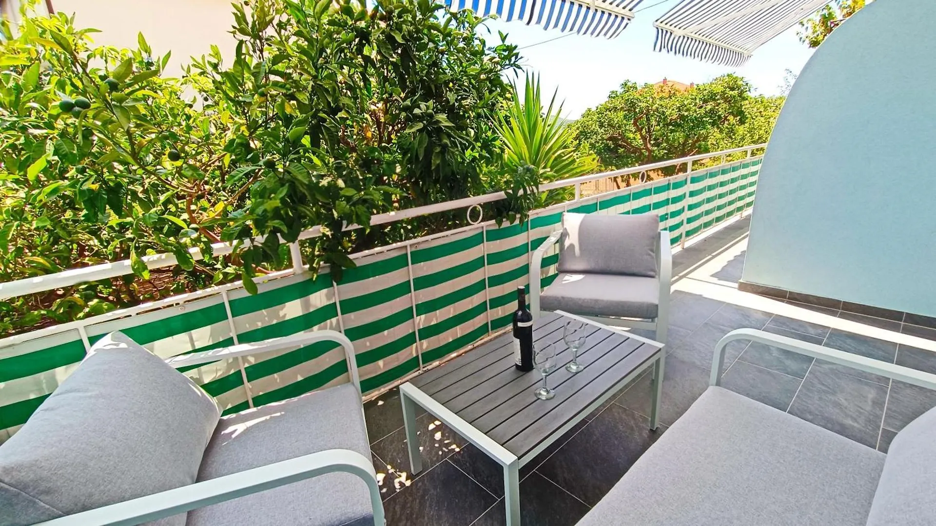 Two Sisters Apartments Trogir 0*,